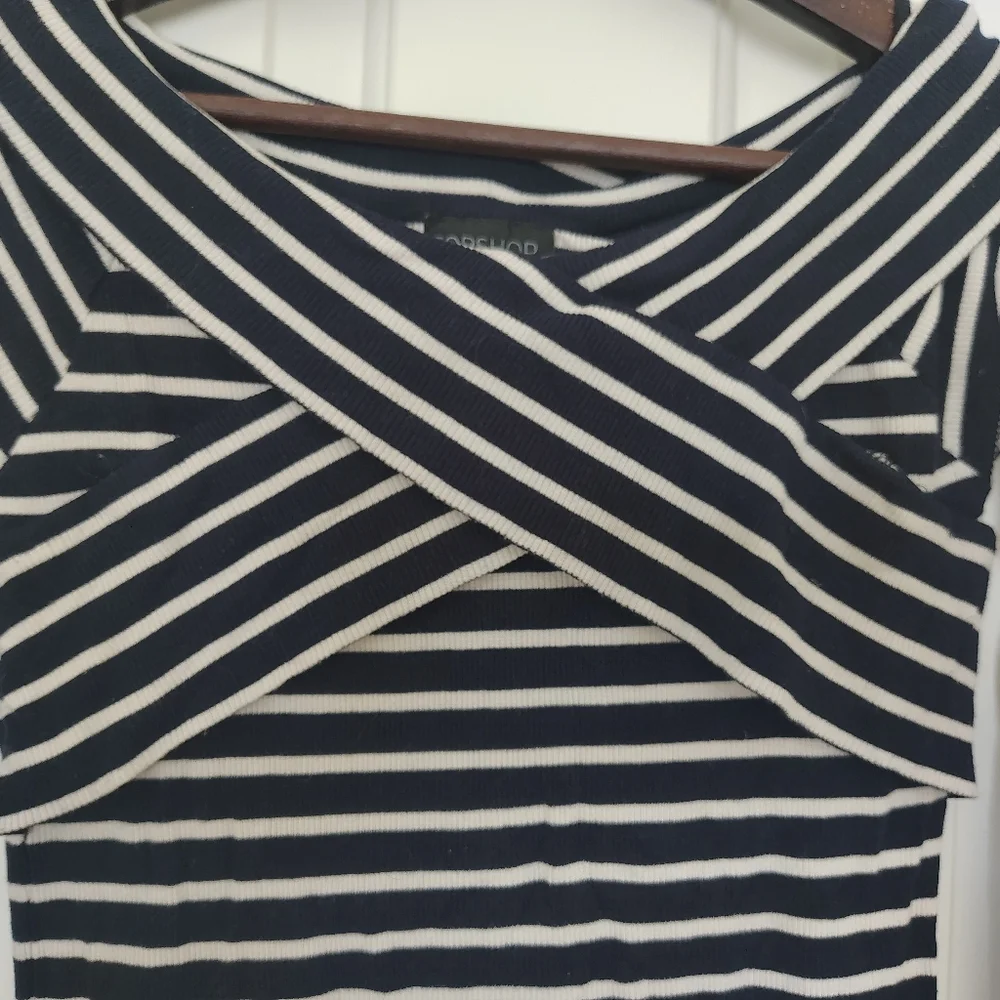 Preppy Topshop Black and White Striped Crop Top - Picture 2 of 4